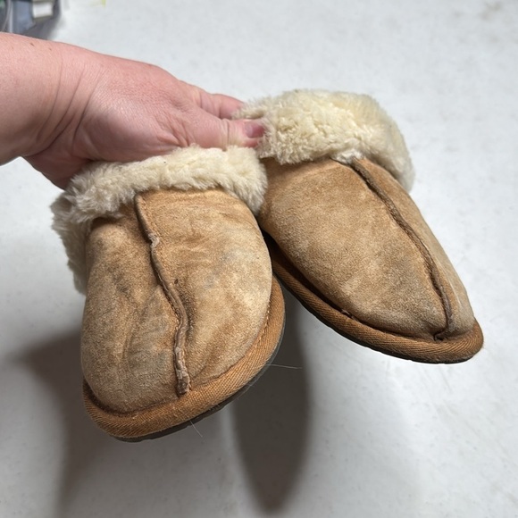 UGG SCUFFETTE II SLIPPERS SAND SIZE 8 USED CONDITION - Picture 8 of 12